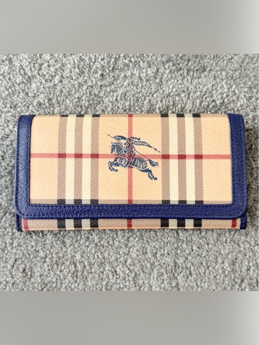 🚩steal Burberry Beige Plaid Wallet with Navy Trim